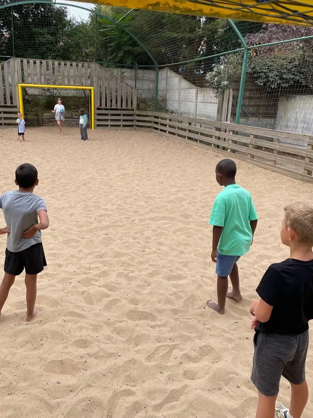 enfants dans multisports campinglaconge